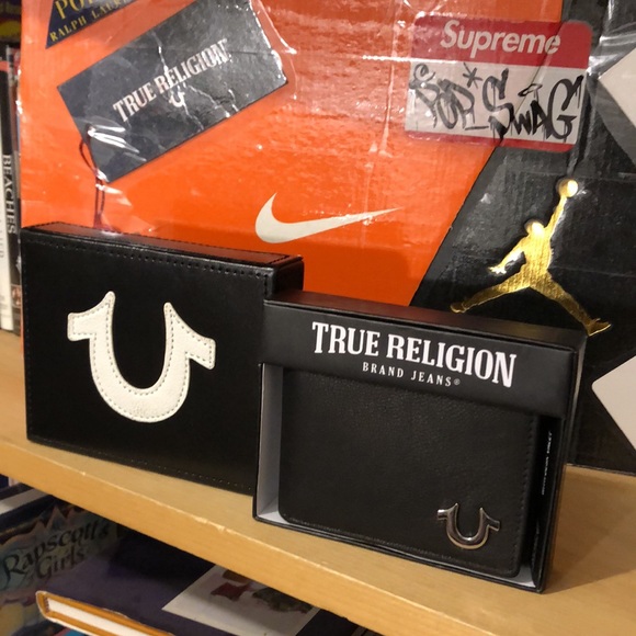 TRUE RELIGION-men’s black ‘FORBES’ leather wallet - Picture 2 of 8